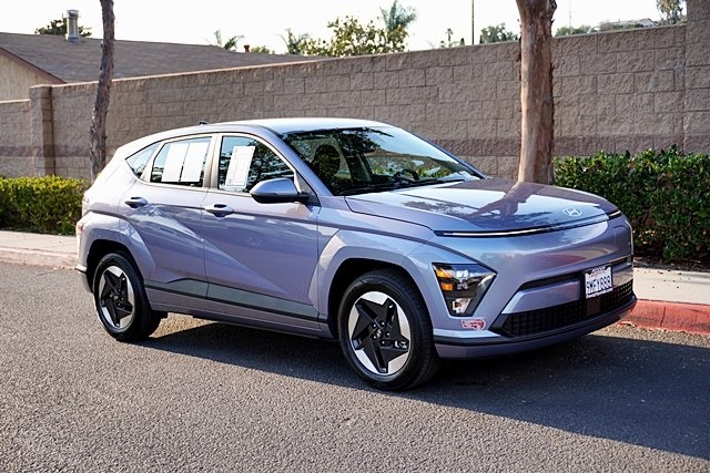 Used 2024 Blue Hyundai SE image 6