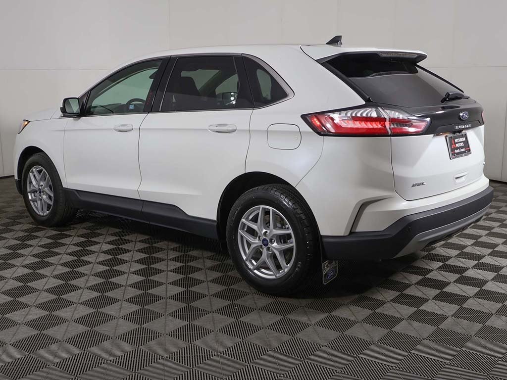 2022 Ford Edge SEL photo 12