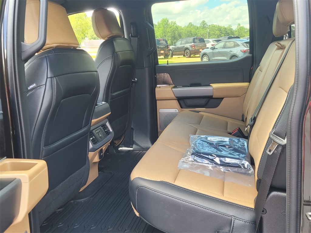 2025 Ford F-250 Lariat photo 6