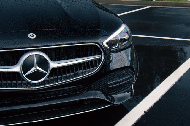 2025 Mercedes Benz C 300 photo 3