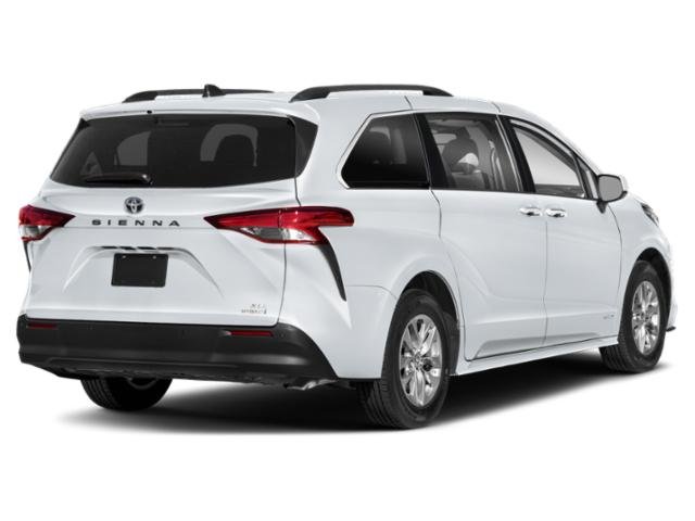 2025 Toyota Sienna XLE photo 2