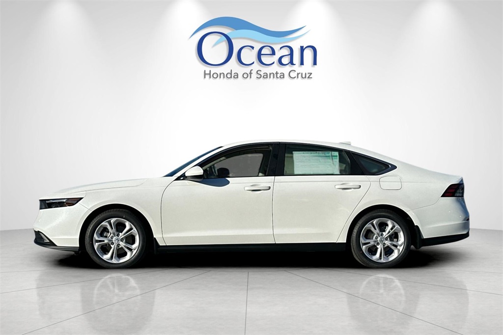 2025 Honda Accord LX photo 4