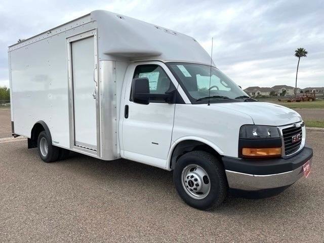 2023 GMC Savana Cutaway Work Van's photo