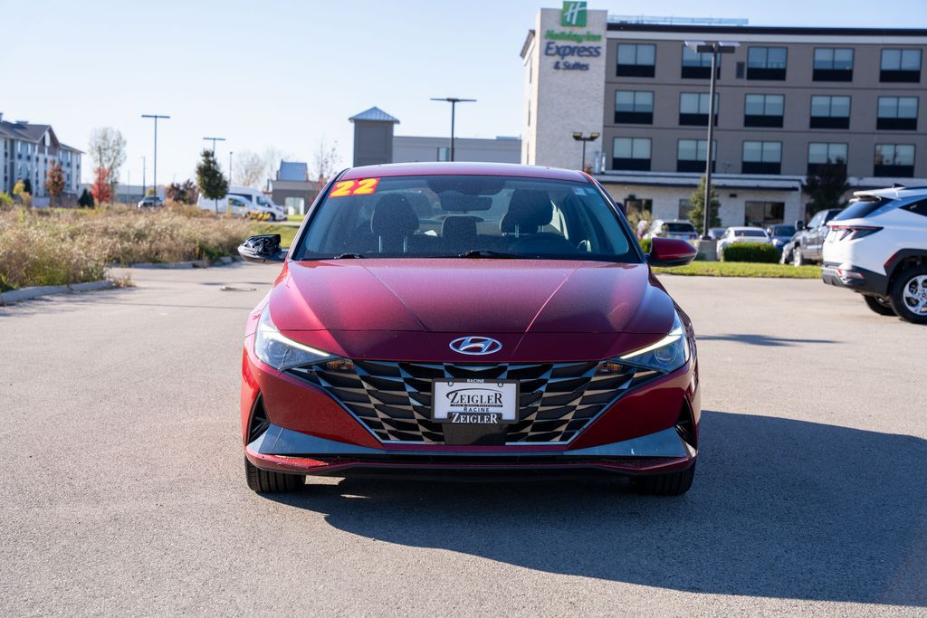 Used 2022 Hyundai Elantra SEL with VIN KMHLN4AG2NU300152 for sale in Mount Pleasant, WI