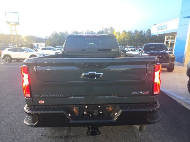 2026 Chevrolet Silverado 2500HD ZR2 photo 4