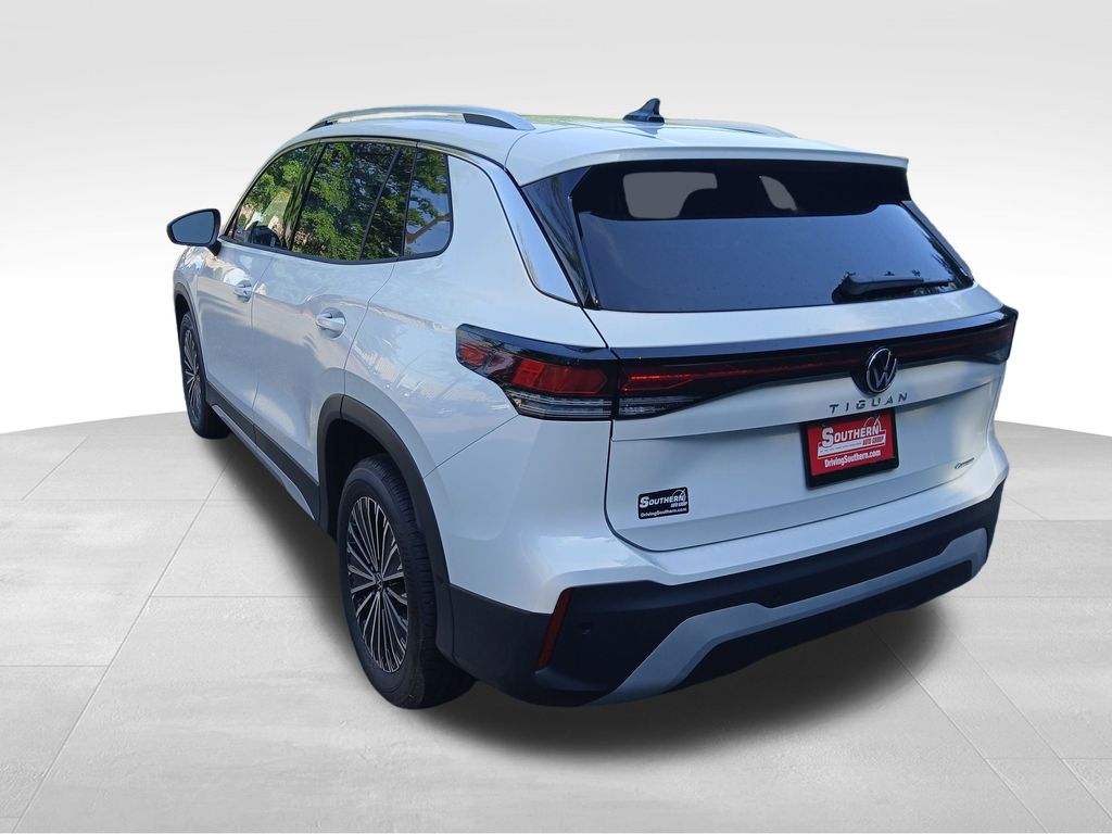 2025 Volkswagen Tiguan S photo 2
