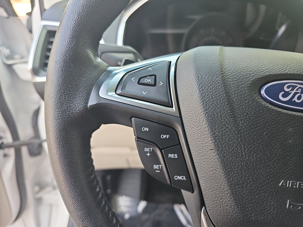 2018 Ford Edge Titanium photo 17
