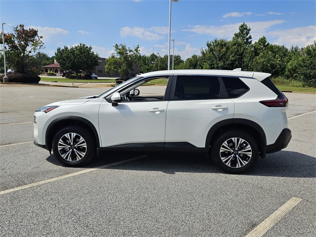 2023 Nissan Rogue SV photo 4