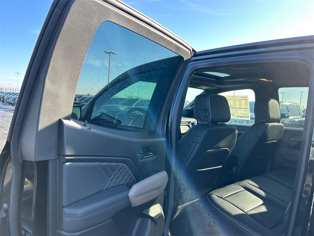 2026 GMC CANYON - Image 30