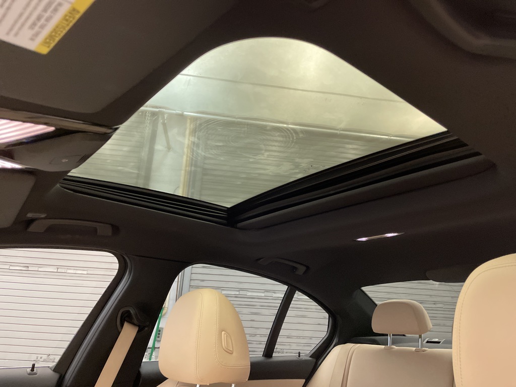2021 Bmw 330e 3-Series photo 17