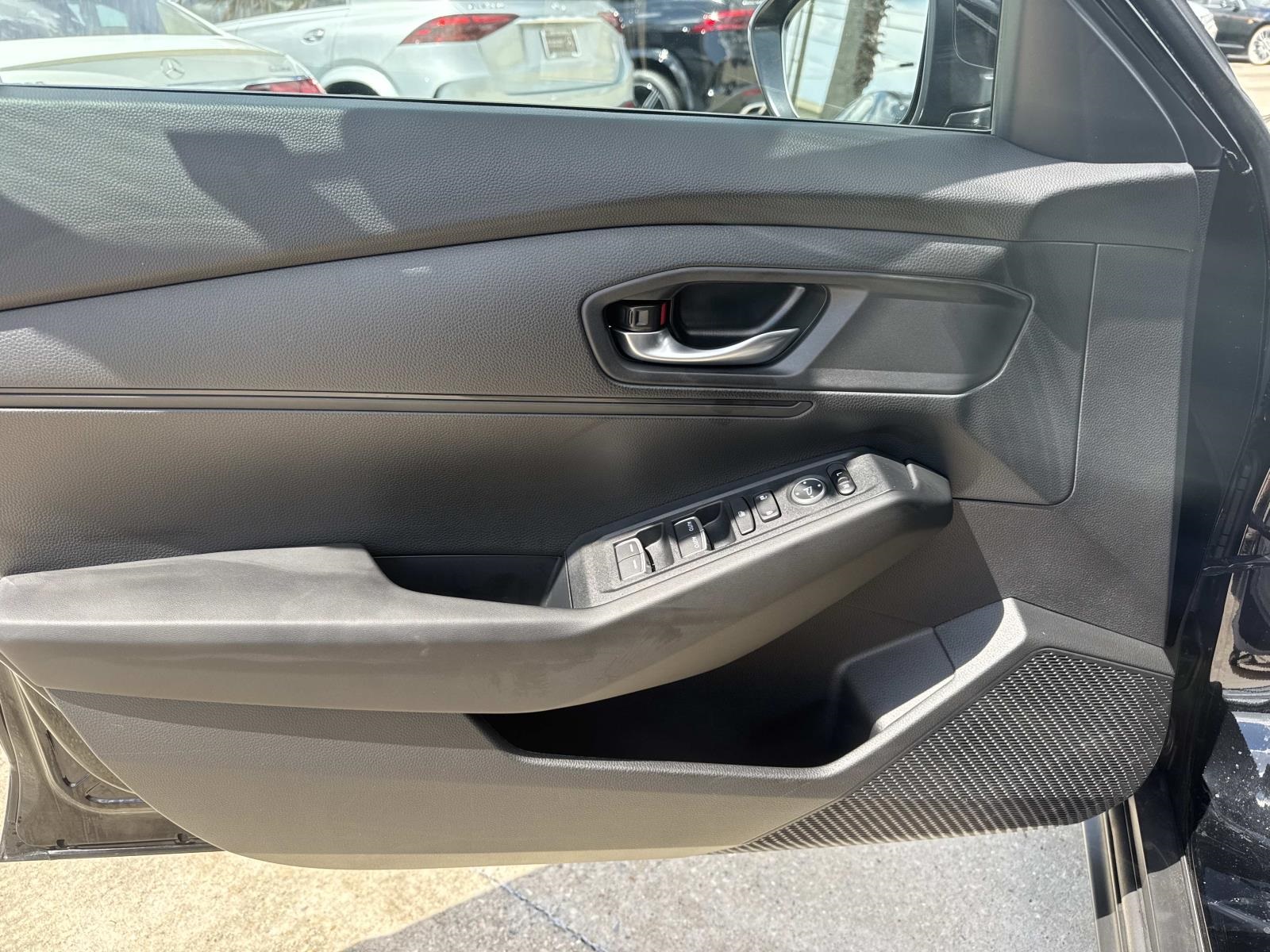 2025 Honda Accord LX photo 14