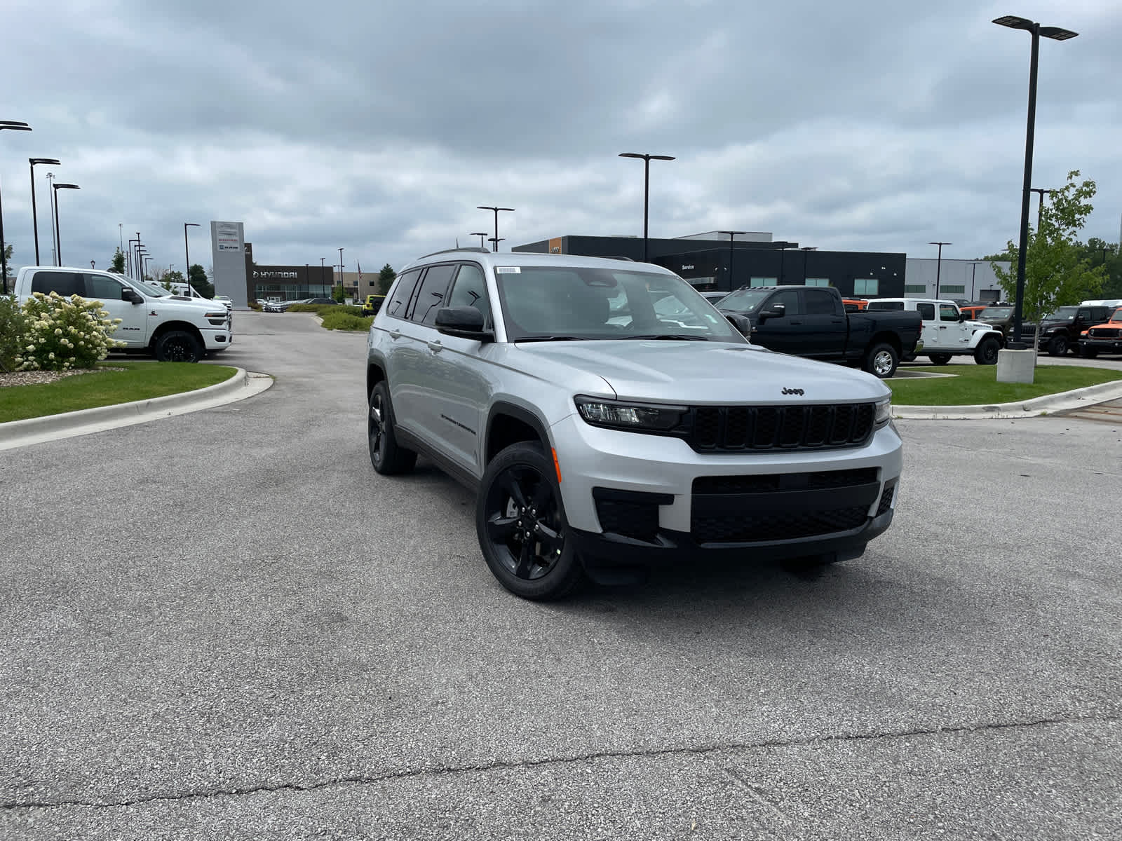 2025 Jeep Grand Cherokee Altitude X photo 2