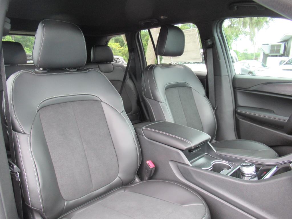 2025 Jeep Grand Cherokee Altitude photo 5