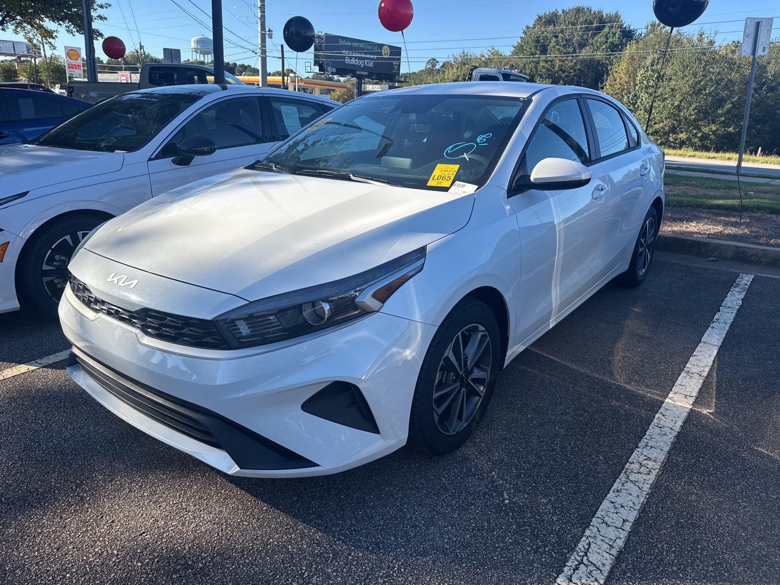 2023 Kia Forte LXS photo 3