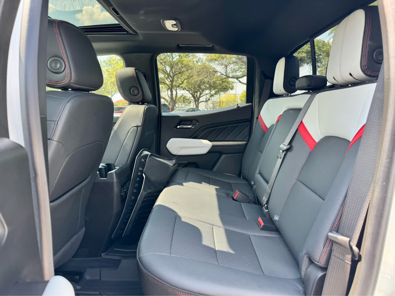2024 Gmc Canyon AT4X photo 11