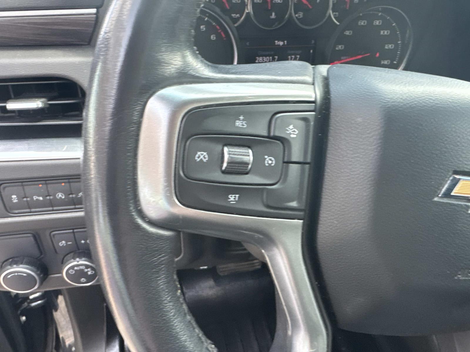 2021 Chevrolet Suburban LT photo 19