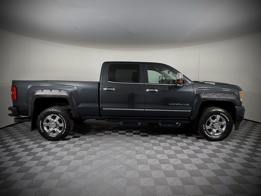 2019 Gmc Sierra HD Denali photo 12
