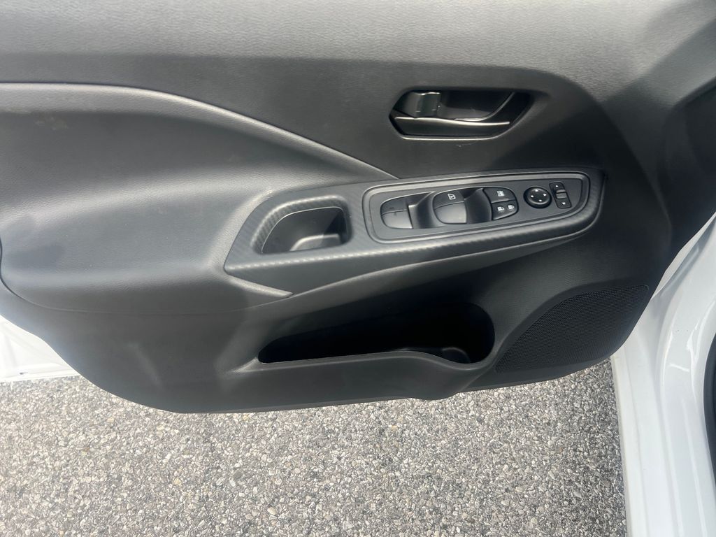 2025 Nissan Versa 1.6 S photo 10