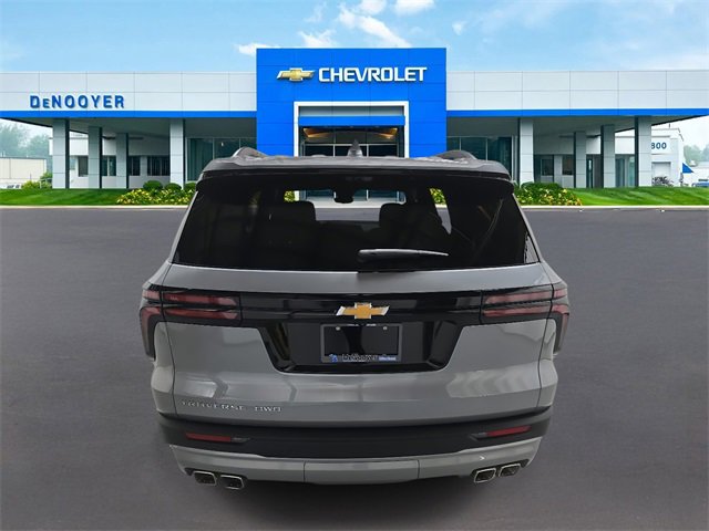 2026 Chevrolet Traverse photo 2