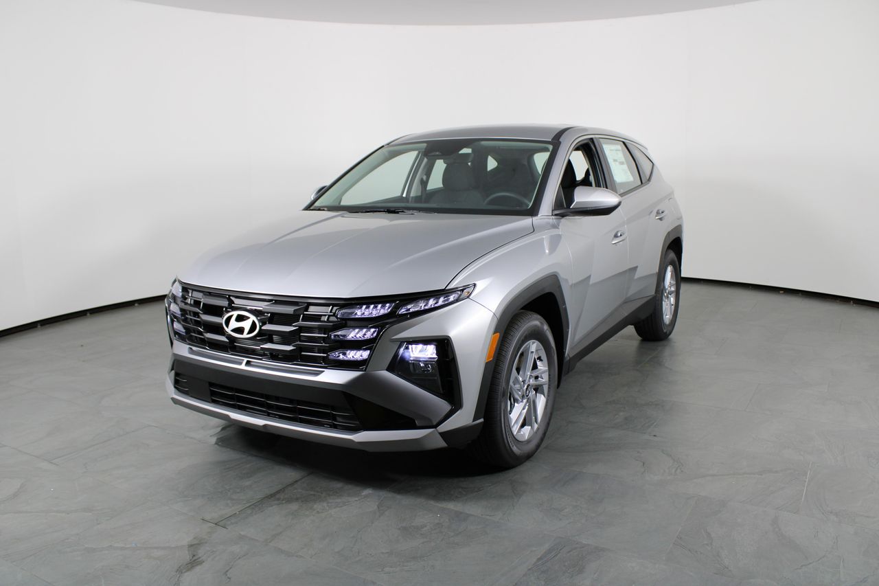 2026 Hyundai Tucson SE's photo