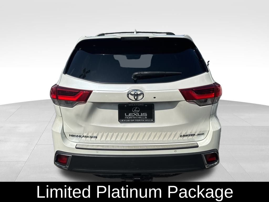 2019 Toyota Highlander Limited Platinum photo 5