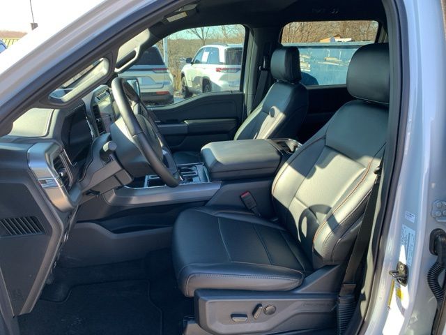 2025 Ford F-150 Lariat photo 16