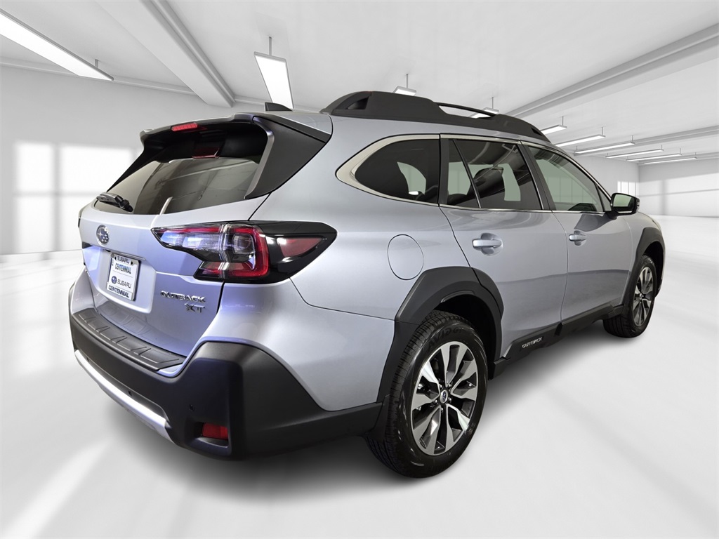 2025 Subaru Outback Limited XT photo 4