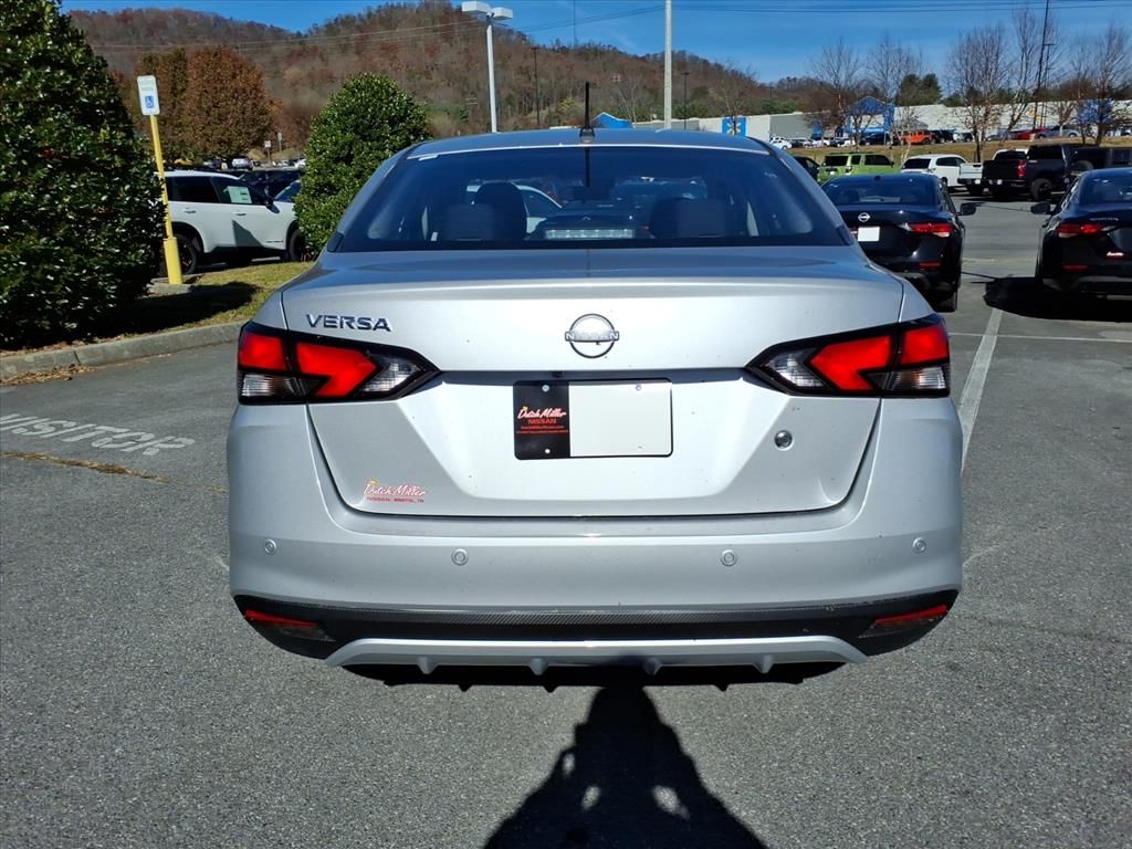 2025 Nissan Versa S photo 4