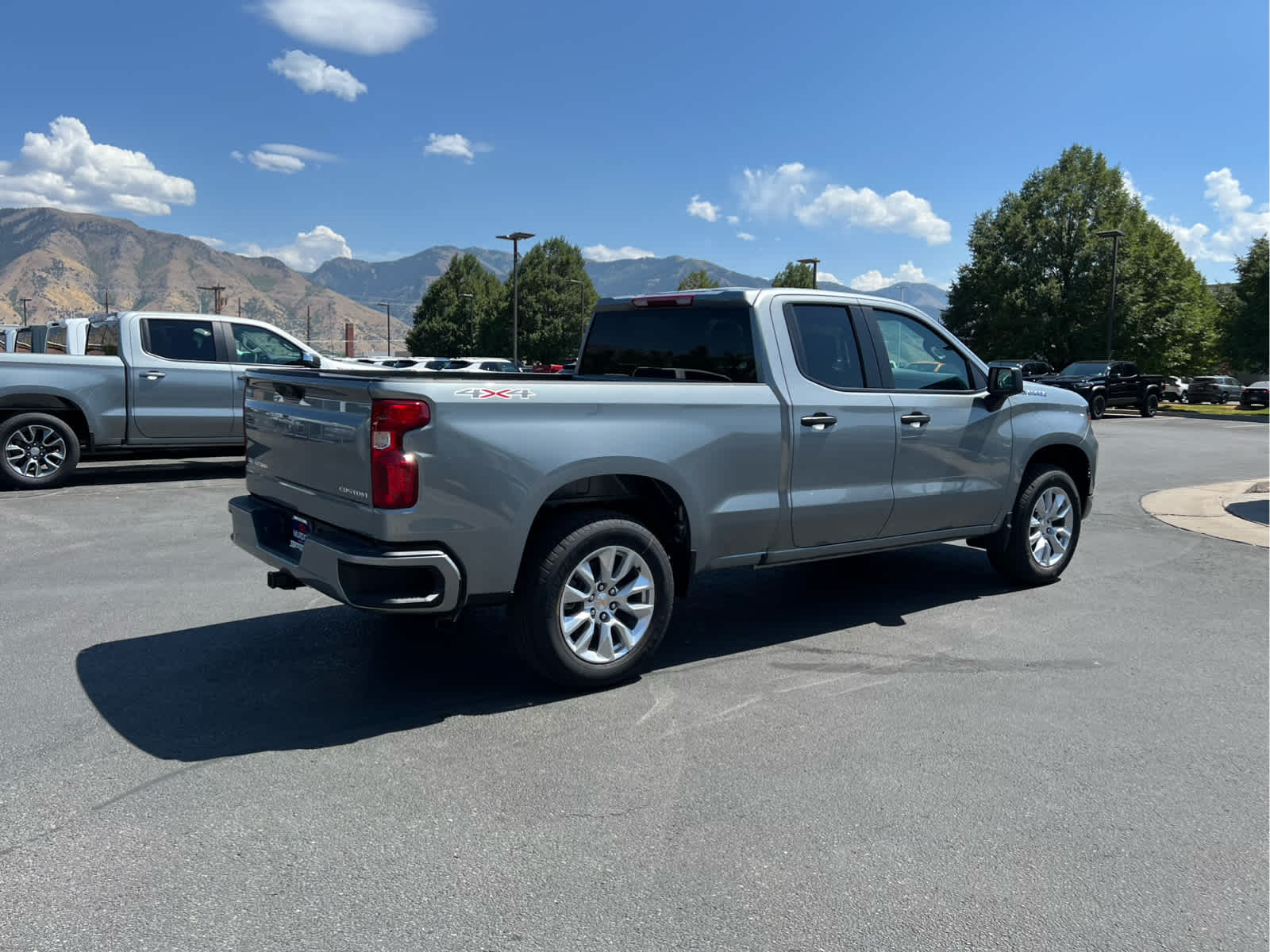 2026 Chevrolet Silverado 1500 Custom photo 4