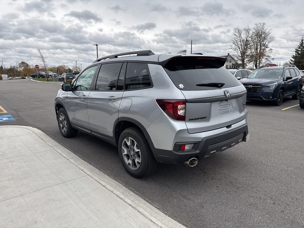 2022 Honda Passport TrailSport photo 3