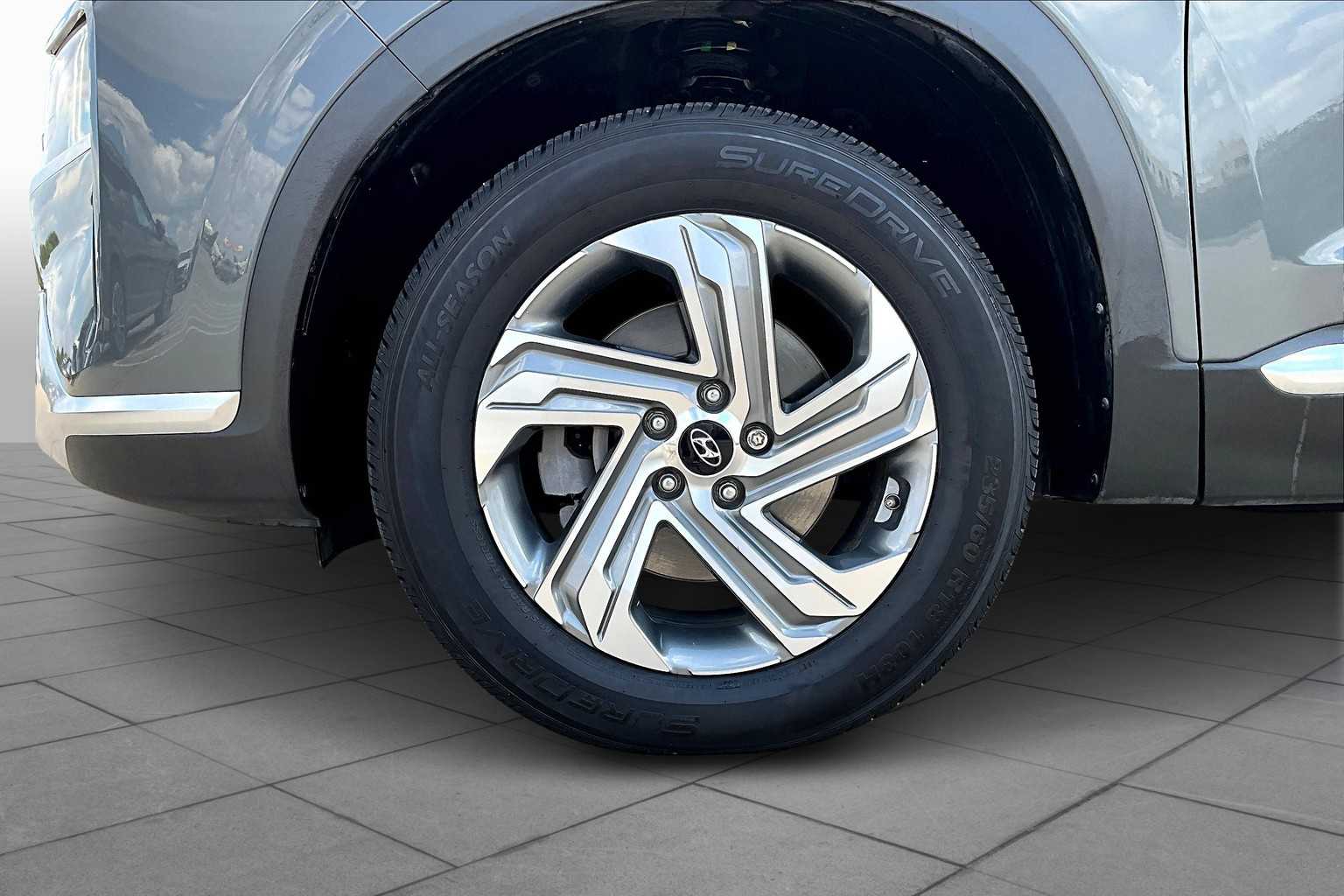 2021 Hyundai Santa Fe SEL photo 9