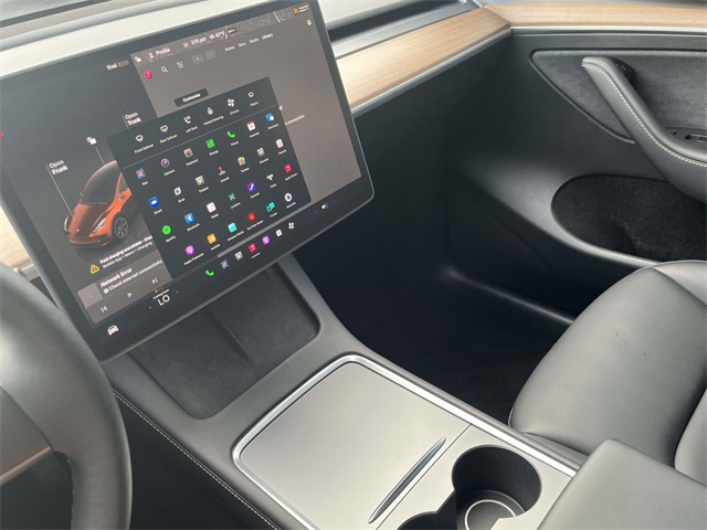 2025 Tesla Model Y Long Range photo 22