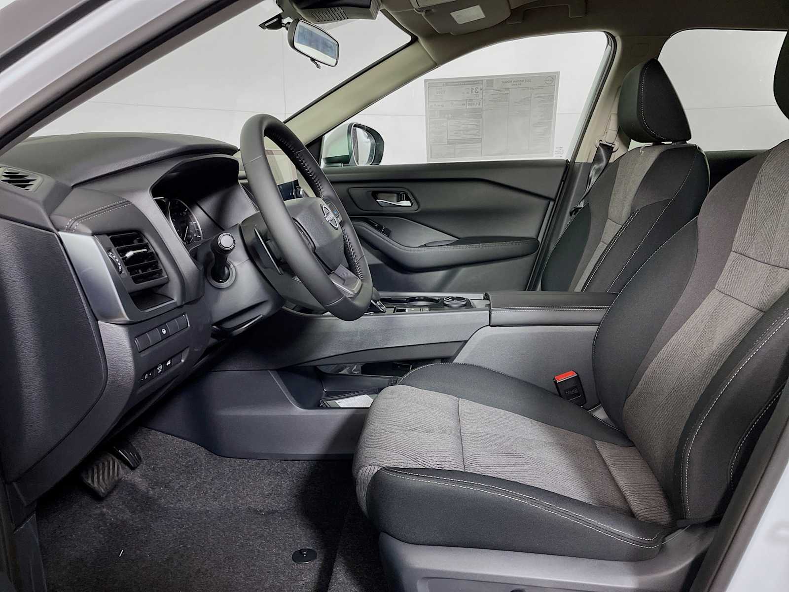 2026 Nissan Rogue SV photo 3