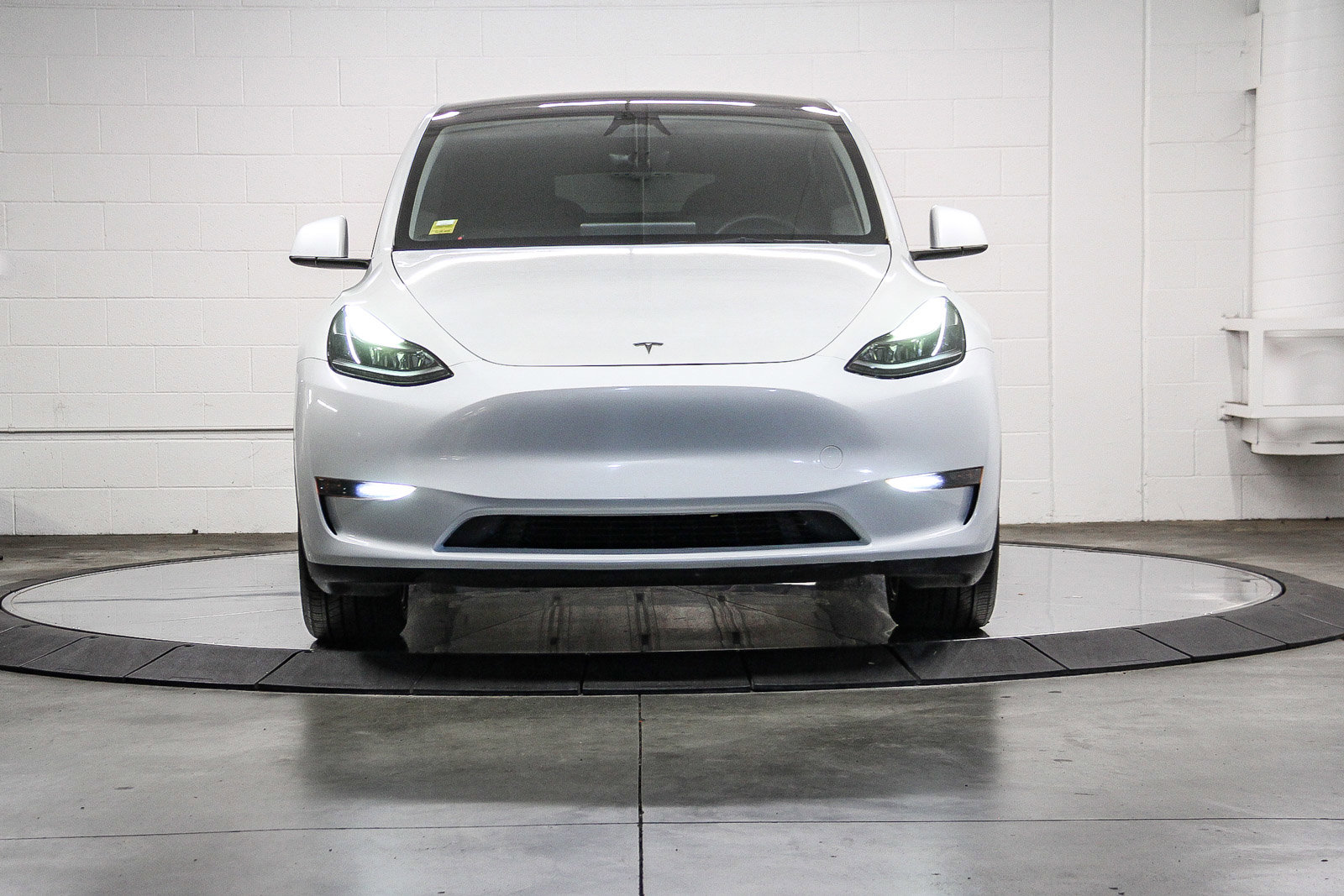 Used 2023 Tesla Model Y Long Range with VIN 7SAYGDEE3PA164803 for sale in Calabasas, CA