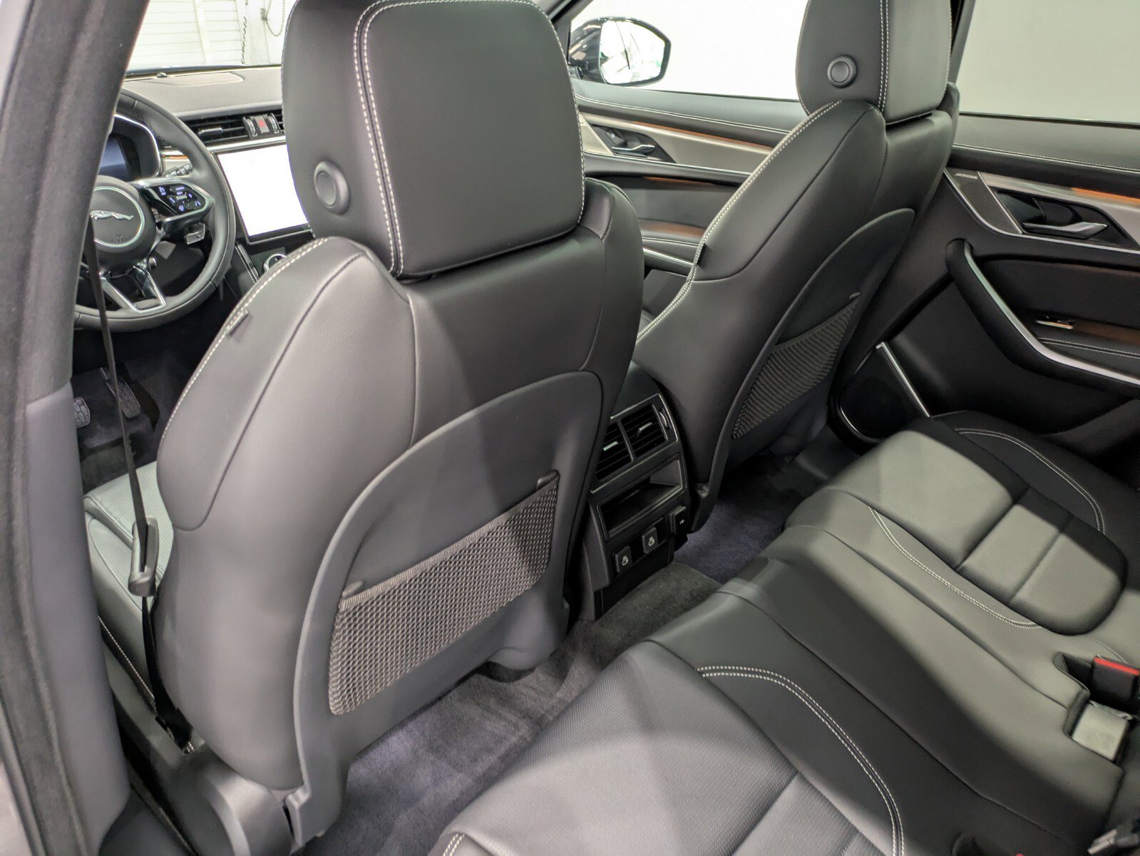 2026 Jaguar F-PACE P250 R-Dynamic S photo 12