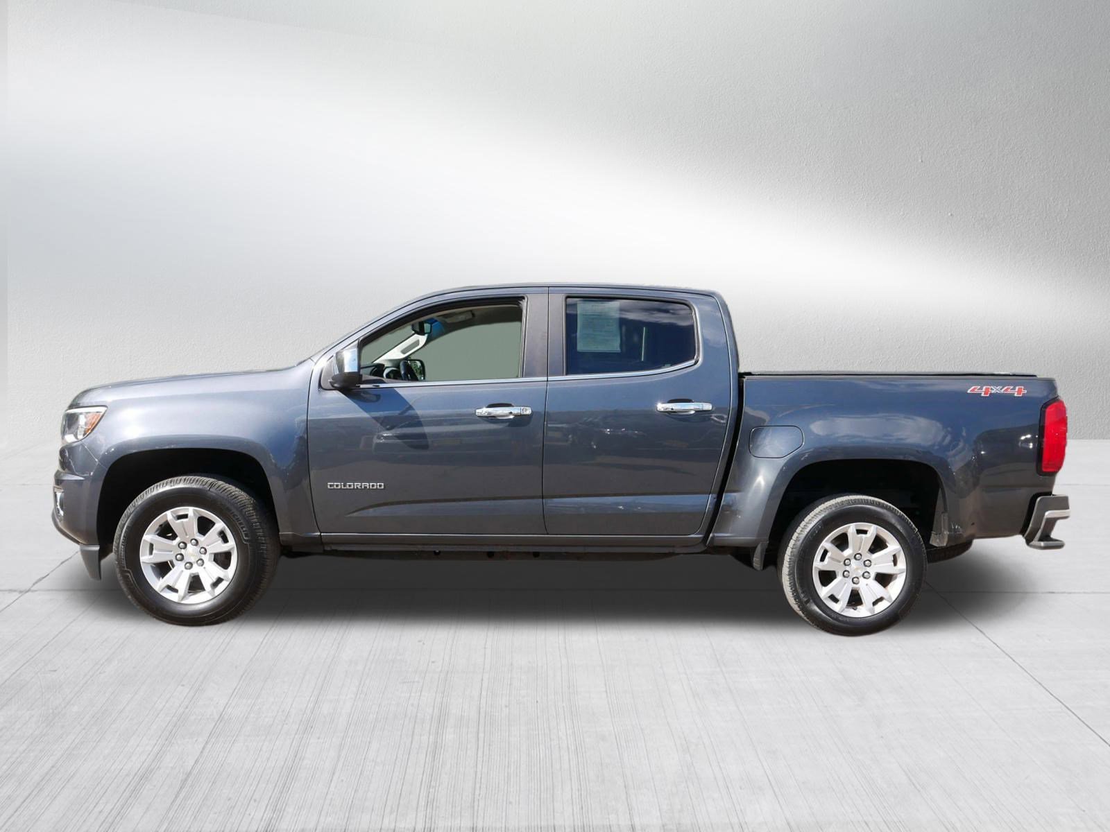 2017 Chevrolet Colorado LT photo 4