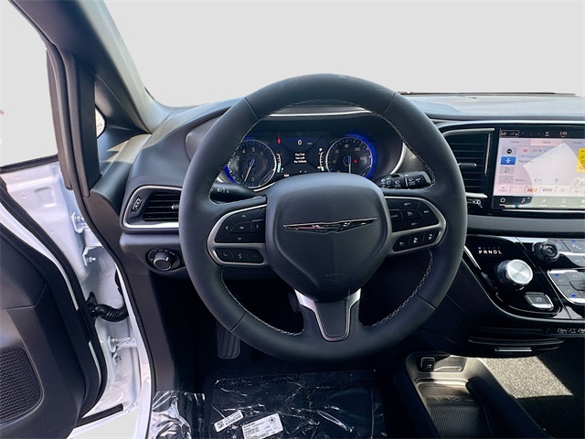 2025 Chrysler Voyager LX photo 10