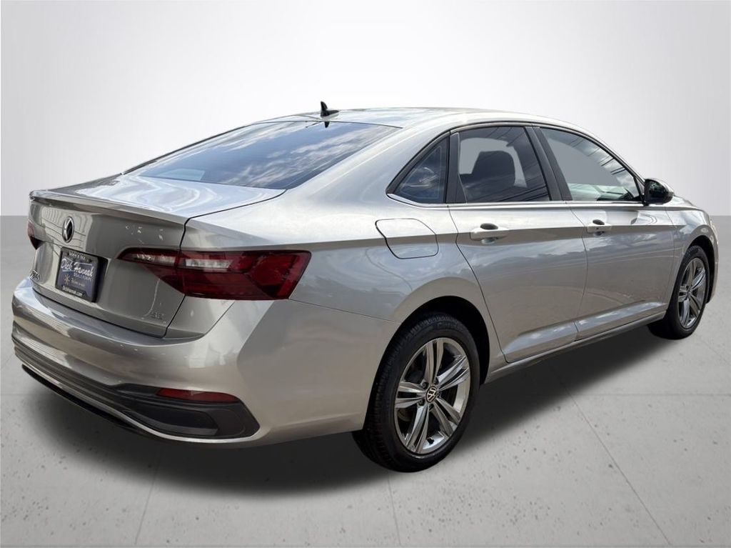2022 Volkswagen Jetta 1.5T SE photo 7