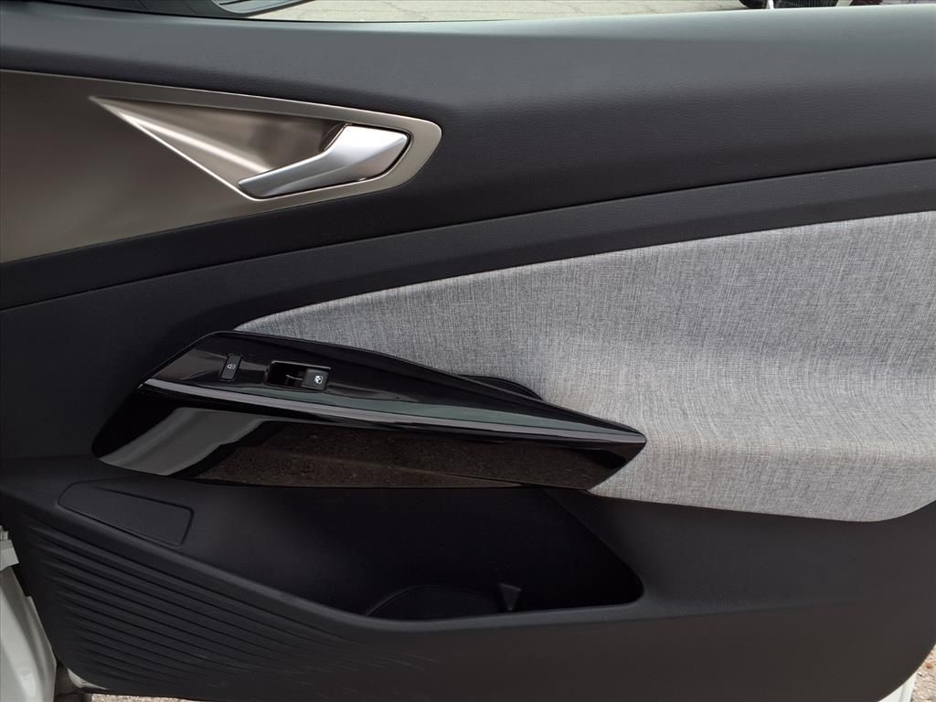 2023 Volkswagen ID.4 Pro photo 22