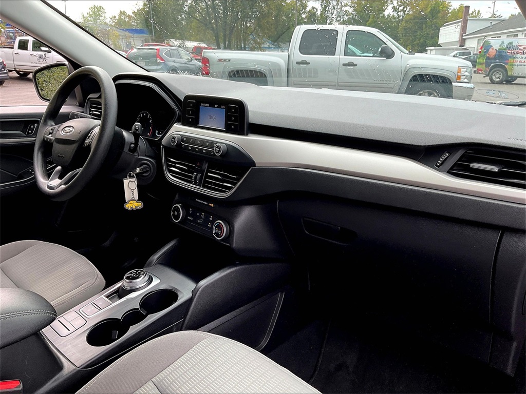 2022 Ford Escape S photo 13