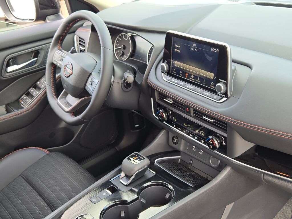 2026 Nissan Rogue SV photo 6