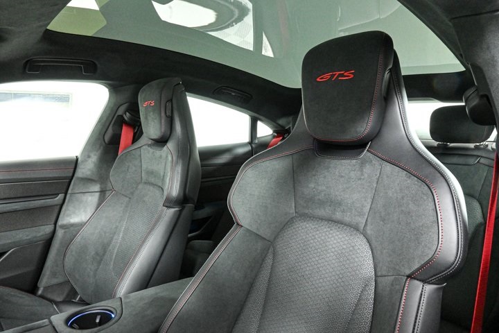 2025 Porsche Taycan GTS photo 5