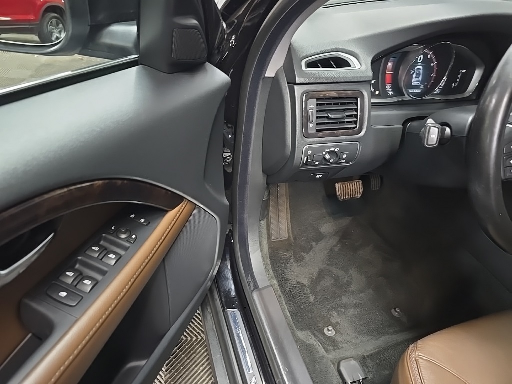2016 Volvo XC70 T5 Premier photo 28