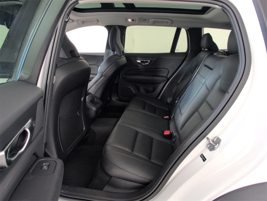 2021 Volvo V60 Cross Country T5 photo 7