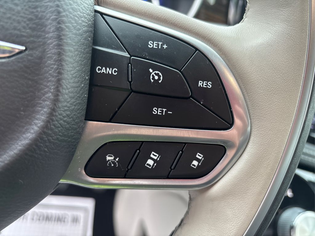 2021 Chrysler Pacifica Hybrid Limited photo 23