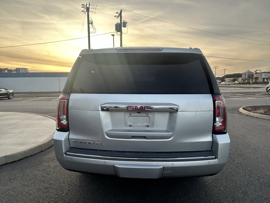 2018 Gmc Yukon XL Denali photo 3