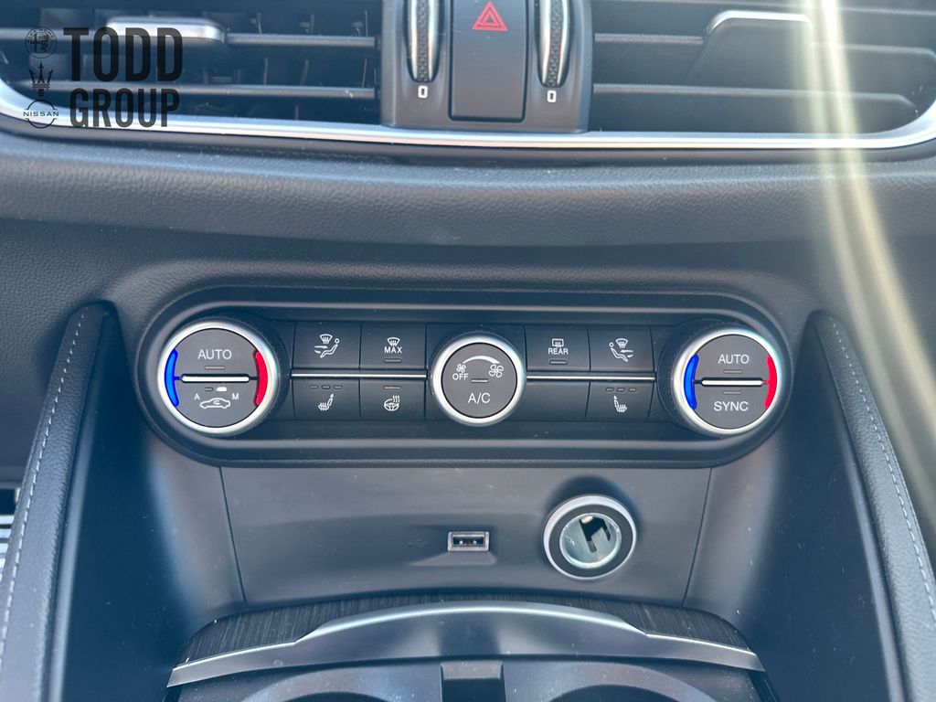 2022 Alfa Romeo Stelvio Ti photo 18