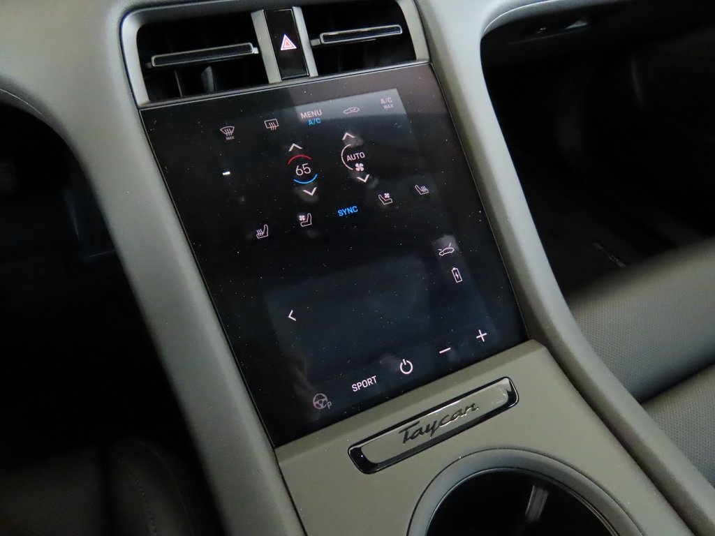 2023 Porsche Taycan photo 31