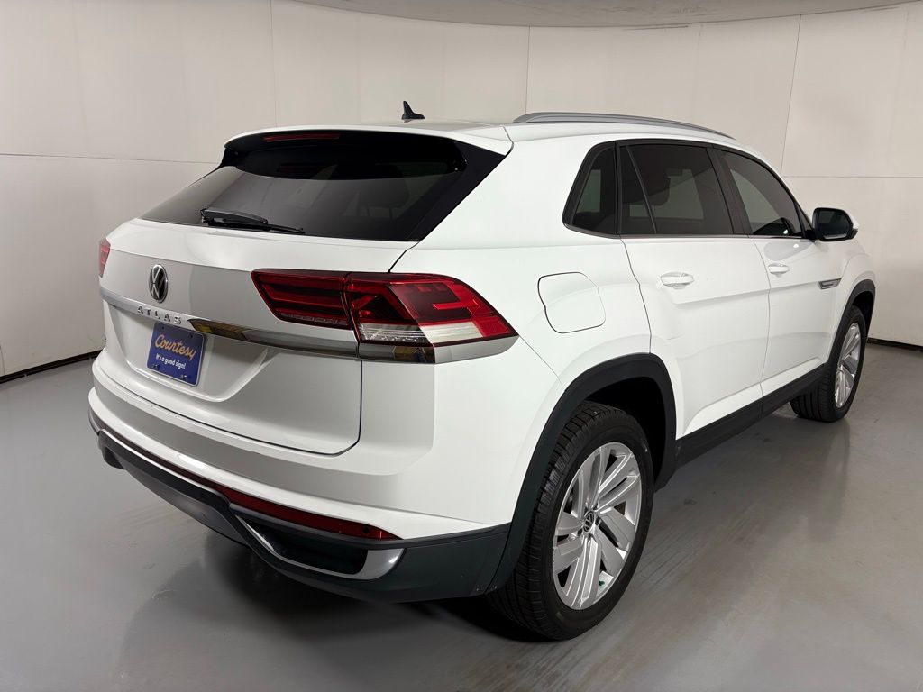 2020 Volkswagen Atlas Cross Sport SE Technology photo 2