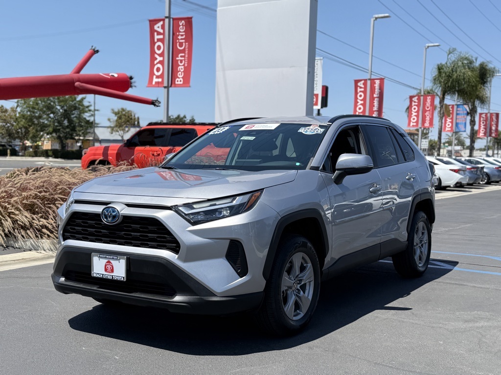 2023 Toyota RAV4 Hybrid LE photo 4